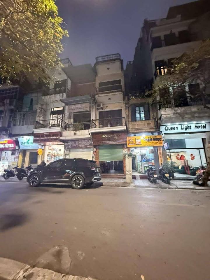 Nhà mặt phố Hàng Phèn, Hoàn Kiếm 57m² giá 45.5 tỷ - Kinh doanh đỉnh cao!