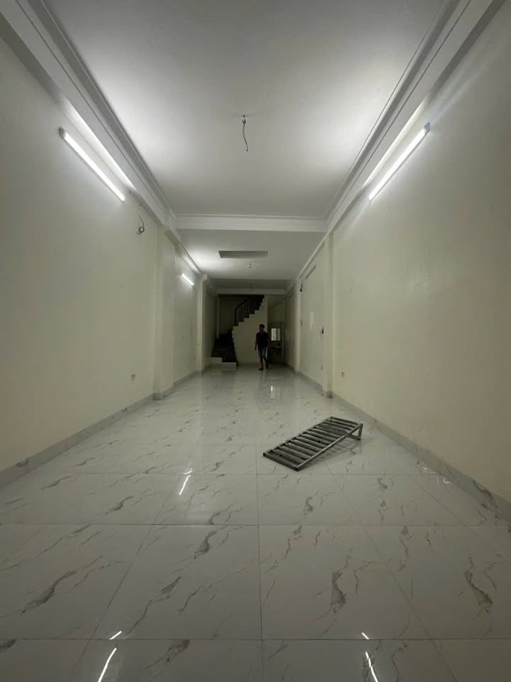 Nhà mặt phố Hà Trì 50m², 5 tầng cho thuê chỉ 11 triệu/tháng - Kinh doanh sầm uất!