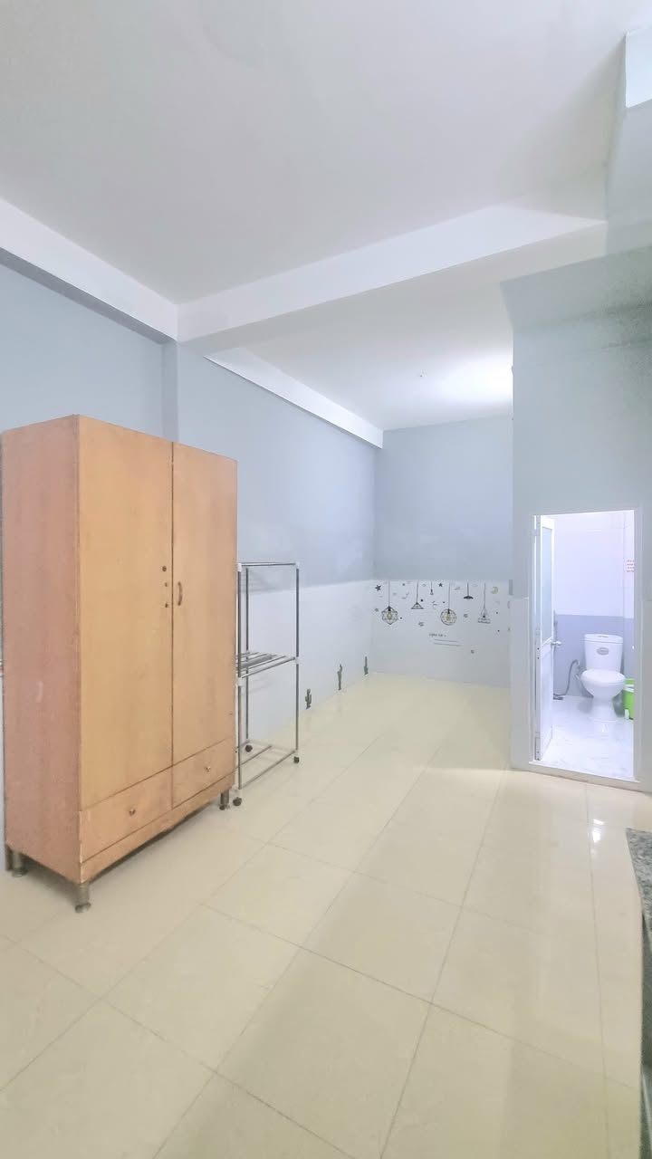 Phòng trọ tại hẻm 128/80 Huỳnh Tấn Phát, Quận 7 - Rộng 20m², máy lạnh, giá 4 triệu/tháng!