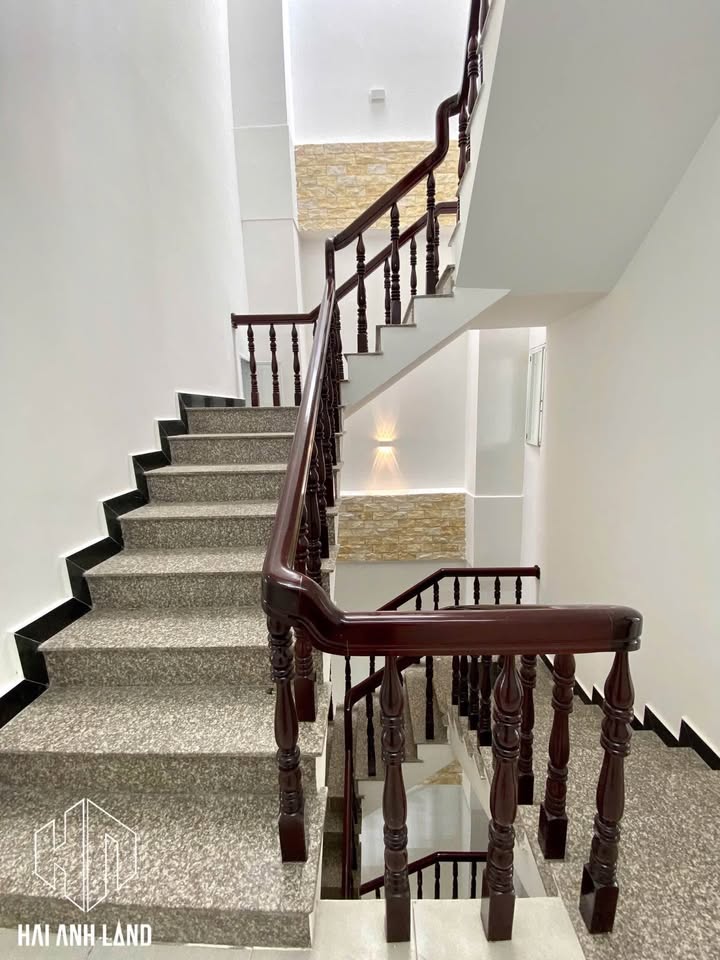 Nhà Mặt Tiền Đường 3 Tháng 2, Rạch Giá 100m² giá 28 triệu - Vị trí đẹp, phù hợp mở văn phòng