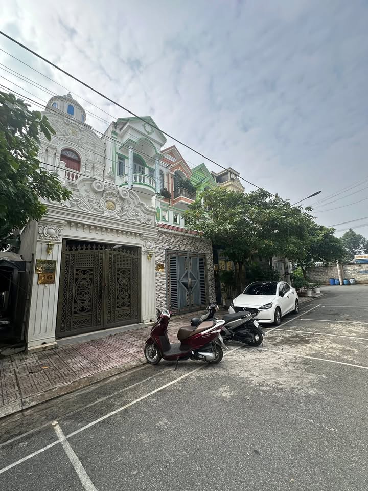 Nhà cho thuê phường Tân Bình Dĩ An 4PN, 4WC giá chỉ 9 triệu - Không thể bỏ lỡ!