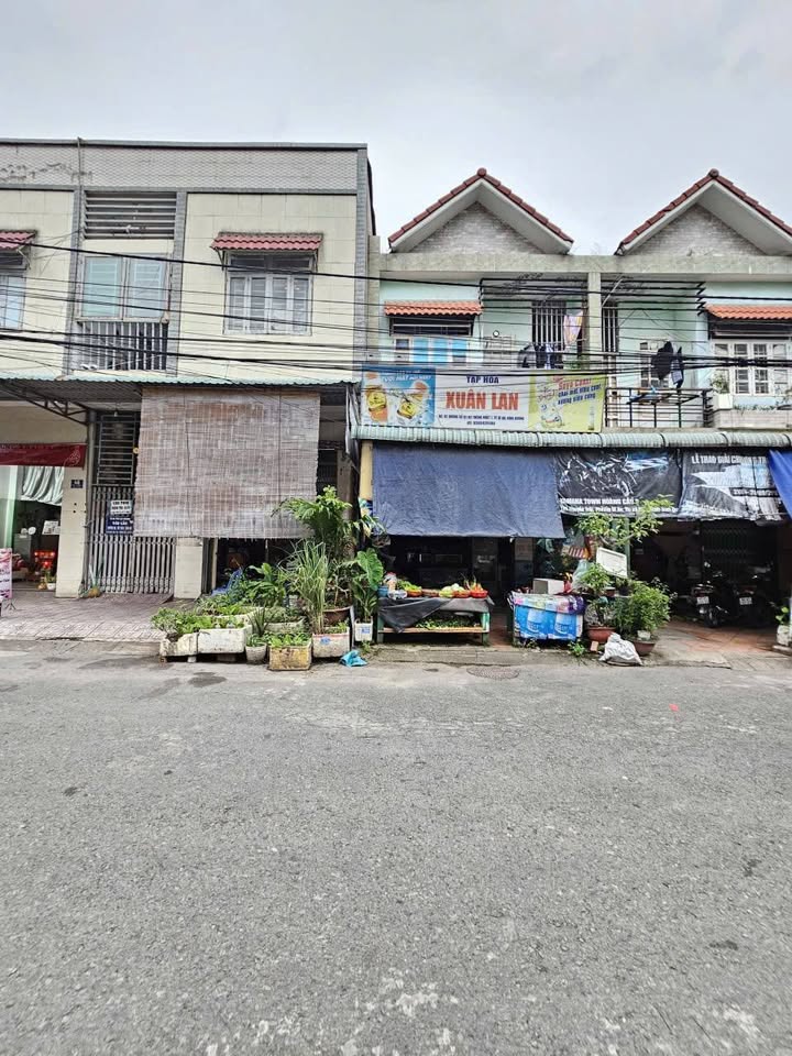 Dãy trọ 1 trệt 2 lầu KDC Sóng Thần Dĩ An 90m² giá 6.35 tỷ - Đầu tư sinh lời ngay!