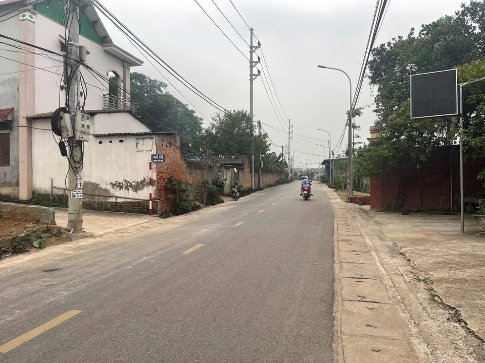 Đất Bất Bạt 312m² giá 2 tỷ - Sẵn nhà cấp 4 mặt đường kinh doanh