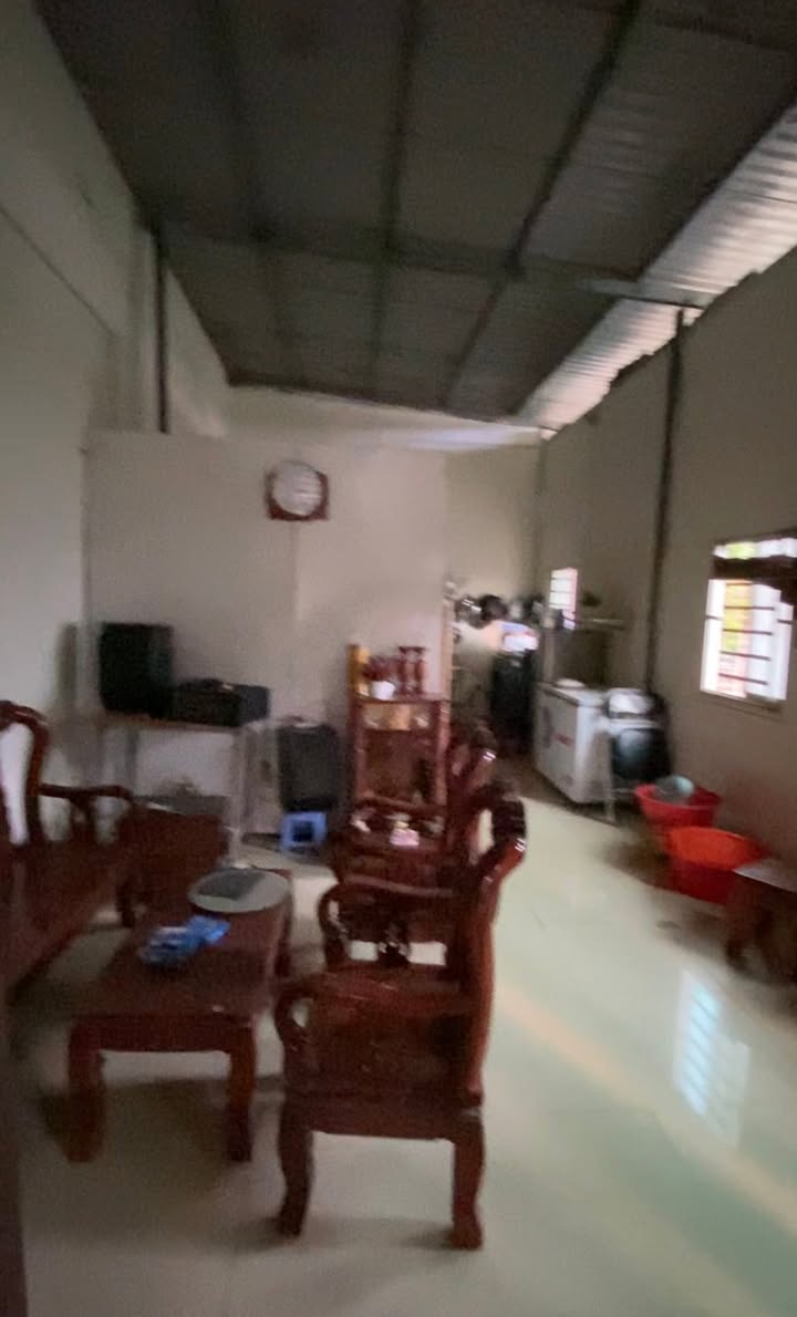 Kho xưởng cho thuê 900m² tại Xuân Thới Thượng - Giá chỉ 15 triệu/tháng!