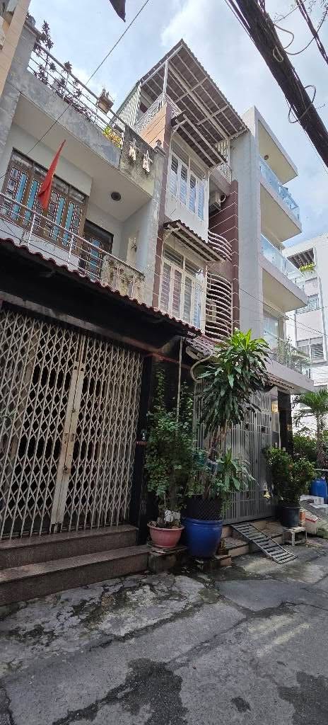 Nhà 3 tầng khu Bình Phú Q6 - Sát chợ lớn, hẻm ô tô vào tận nhà chỉ 7.x tỷ