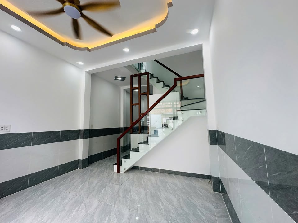 Nhà 2 tầng trung tâm An Phú, Thuận An 36m² giá 1.36 tỷ - Vào ở ngay!
