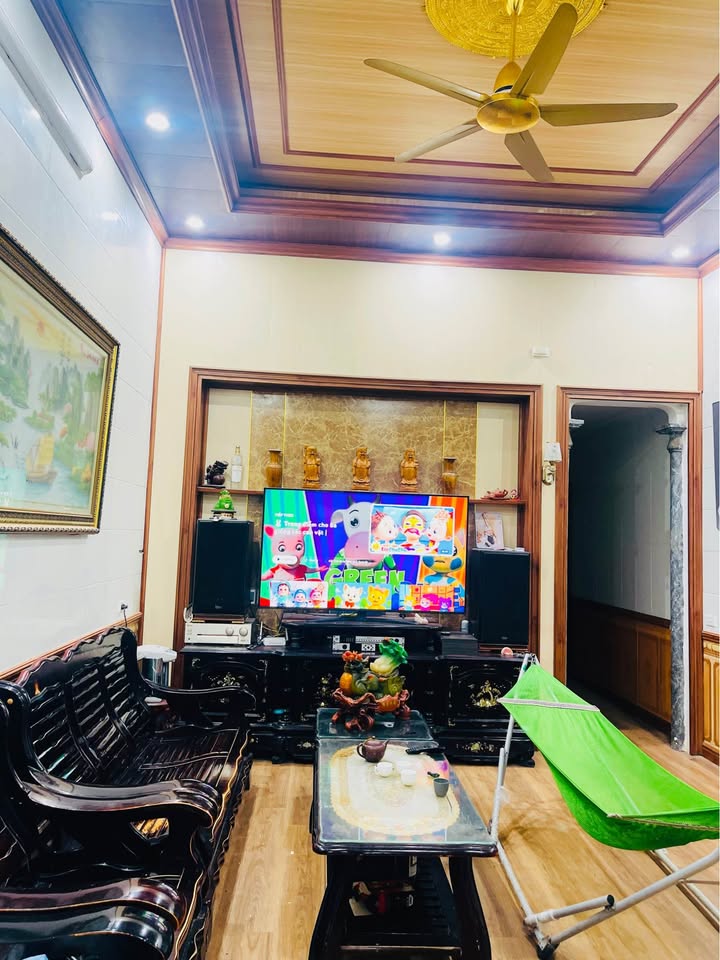 Nhà 2 tầng Tân Phong, Quảng Xương 180m² giá 2 tỷ - Đường ô tô vào tận nơi!