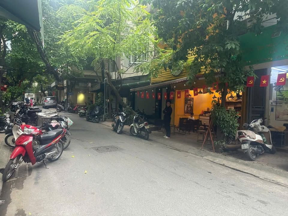 Mặt bằng kinh doanh cho thuê tại Đống Đa, Hà Nội 35m² - Đầy đủ nội thất, nhận nhà ngay!