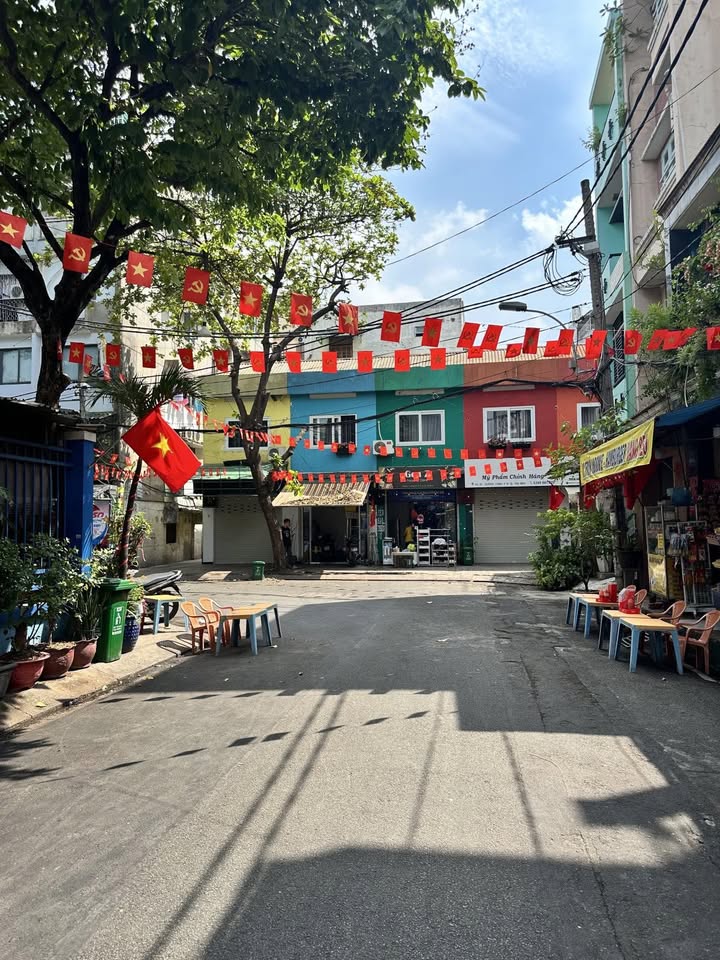 Nhà mặt tiền Trường Chinh Tân Bình 38m² giá 8 tỷ - Gần trung tâm thành phố!