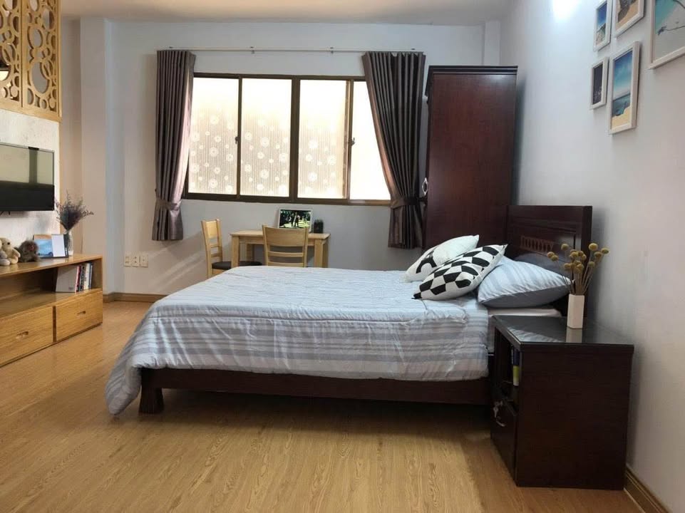 Phòng cho thuê Quận 1, 30m² giá thỏa thuận - Vị trí đắc địa, tiện ích đầy đủ!