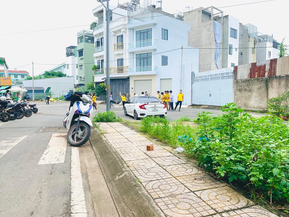 Đất nền góc 2 mặt tiền Đường KDC UBND BHH, Bình Tân 63m² giá 4.9 tỷ - Cơ hội đầu tư tuyệt vời!