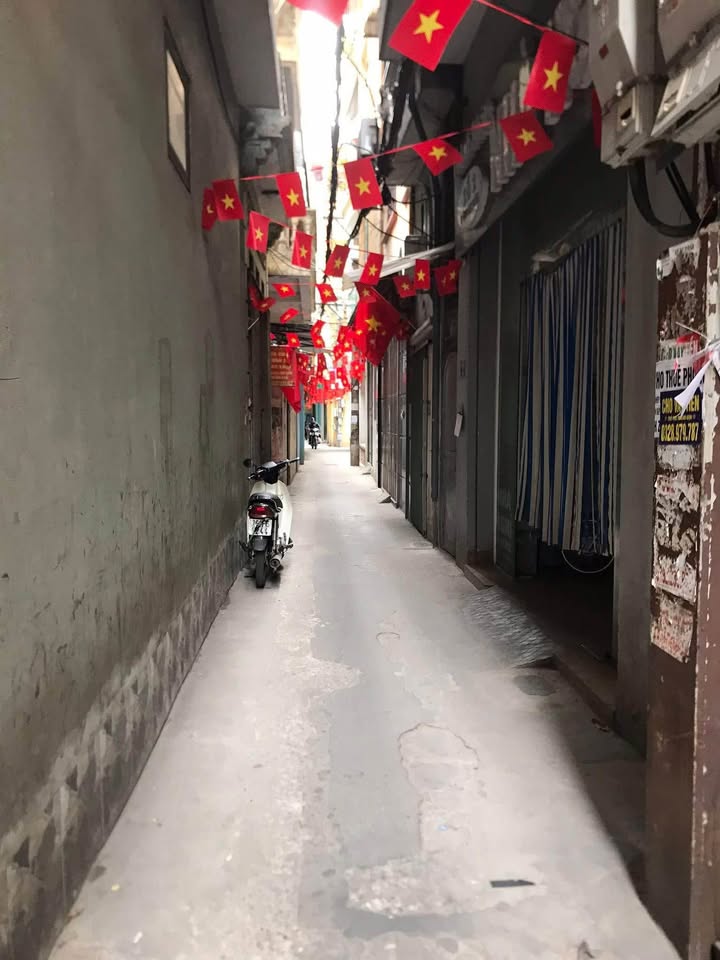 FrontHouse Trung Kính 50m² giá 19.5 tỷ - Kinh doanh đỉnh cao, sổ đỏ chính chủ!