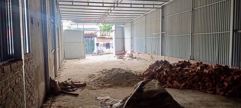 Đất Phú Diễn 150m² giá 2.7 tỷ - Nhà khung sẵn, tiện ích đầy đủ!