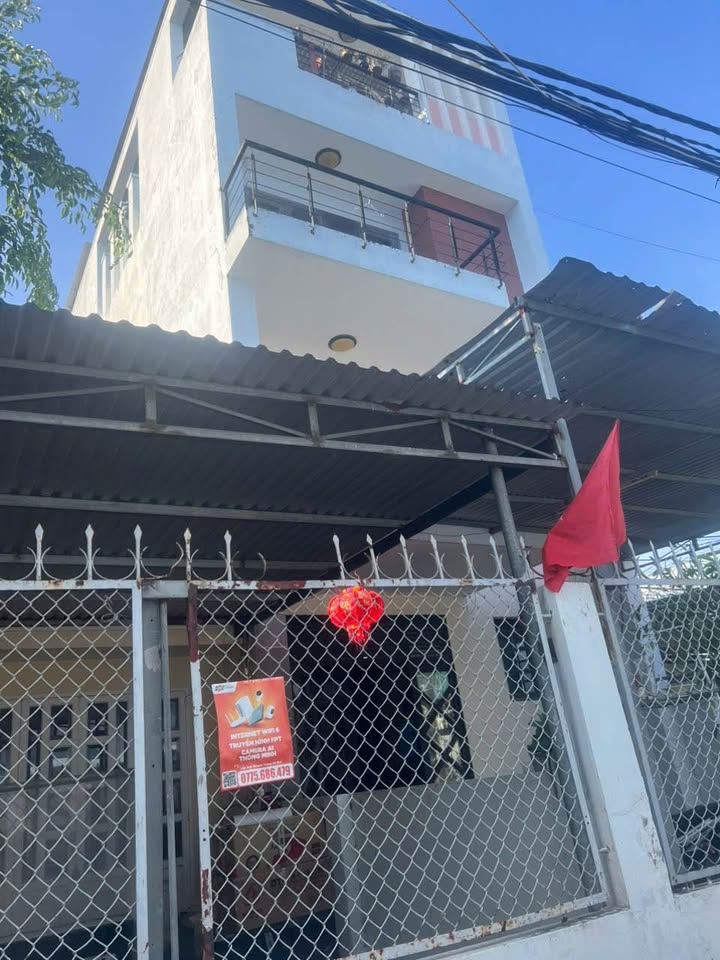 Nhà 4 tầng đường Đoàn Kết, Nha Trang 193m² giá 7 tỷ - Sân rộng thoáng mát!