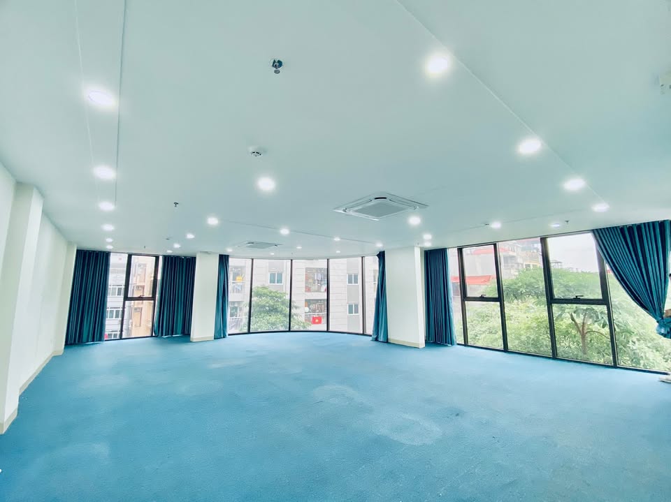 Cho thuê văn phòng 110m² đường Thiên Hiền - Không gian làm việc lý tưởng!