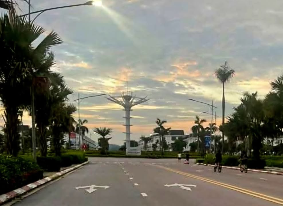 Đất phân lô Yên Vinh, Quang Minh 100m² giá 4.5 tỷ - Đường ô tô tránh, vị trí đắc địa!