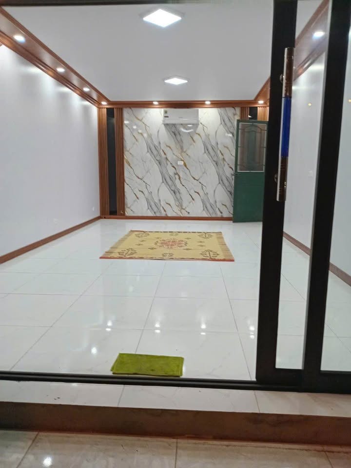 Nhà bán tại phường Đồng Tiến, Hòa Bình 50m² chỉ 2 tỷ - Ô tô đỗ cửa, gần bệnh viện!