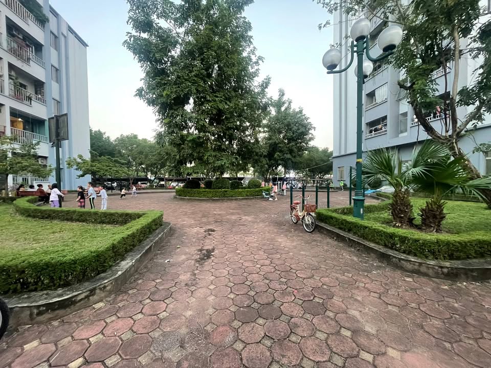 Biệt thự song lập Việt Hưng 190m² giá 60 tỷ - Mặt vườn hoa sân vui chơi