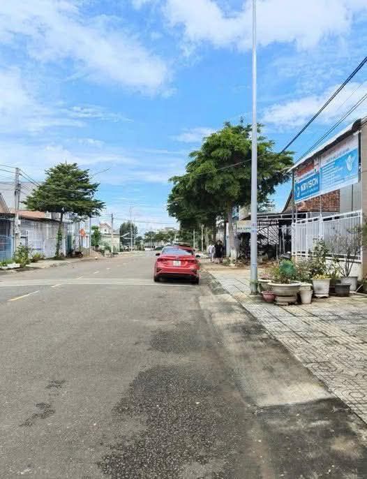 Bán gấp FrontHouse mặt tiền Lê Đình Chinh, Đức Trọng, Lâm Đồng - Giá chỉ 4.4 tỷ!