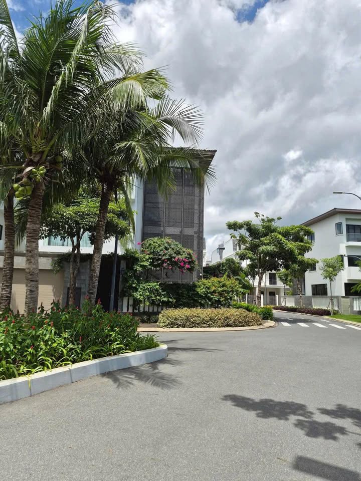 Bán lô đất 2 mặt tiền khu biệt thự Phước Sơn 194m² giá 12.999 tỷ - Đầu tư sinh lời lâu dài!