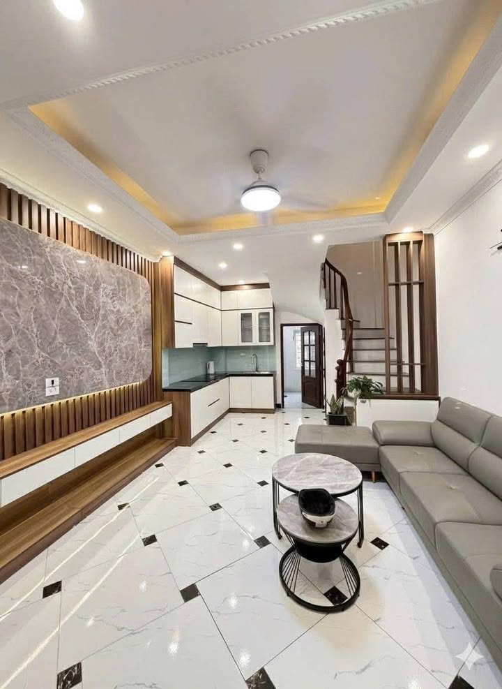 Nhà nguyên căn 6 tầng ngõ 77 Bùi Xương Trạch 40m² giá 18 triệu - Thiết kế hiện đại, tiện ích đầy đủ!