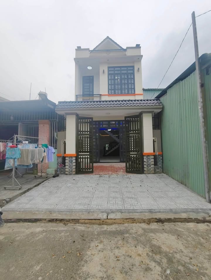 Nhà 3 lầu hoàn công KDC Thanh Duy, Khánh Bình, Tân Uyên giá 3.649 tỷ - Đẹp, an ninh tốt!