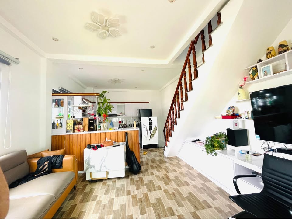 Bán nhà phố Cam Ly Đà Lạt 120m² giá 2.7 tỷ - View đẹp gần chợ Ngô Quyền!