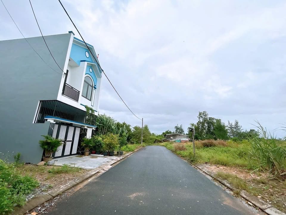 Mặt tiền FrontHouse Đường 5m5, Hòa Quý 100m² giá 4.05 tỷ - Đầu tư sinh lời ngay!