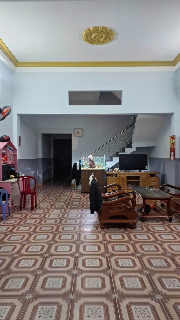 Bán nhà mặt tiền Nguyễn Xí 125m² giá 7.65 tỷ - Vị trí đắc địa sát biển!