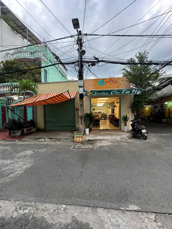 Nhà góc 2 mặt tiền Cư Xá Phú Lâm B, Quận 6 - Giá 22 tỷ - Thương lượng ngay!