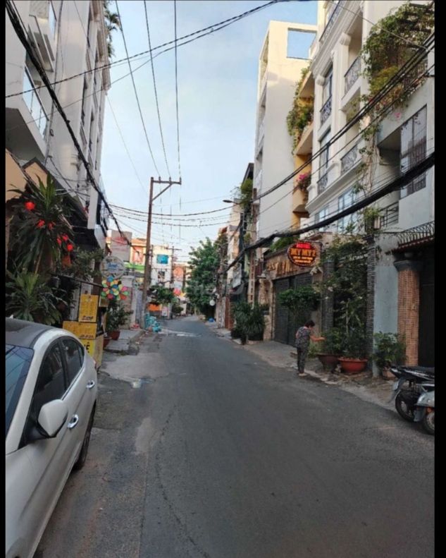 Nhà hẻm xe hơi Sư Vạn Hạnh, Quận 10, 50m² giá 15 tỷ - Kinh doanh spa tiện lợi!