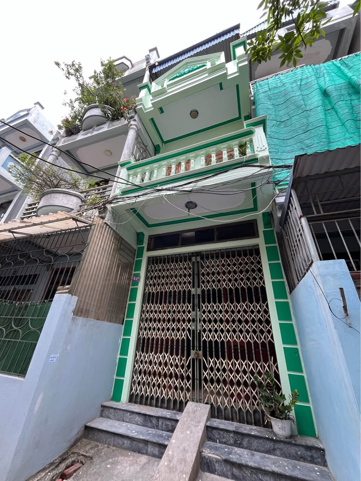 Nhà 2.5 tầng Hạ Long, Nam Định 45m² giá 2.299 tỷ - Thiết kế hợp lý, ô tô đỗ cửa!