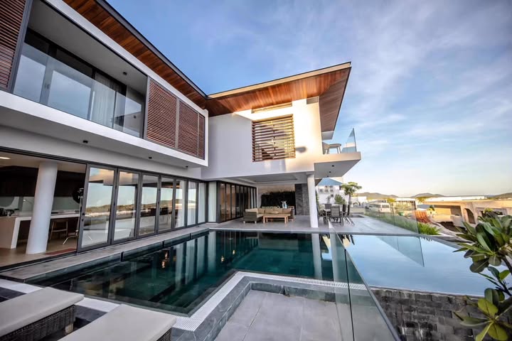 Villa B1 Phố Biển Nha Trang 550m² - View Biển Siêu Đẹp, Hồ Bơi Vô Cực