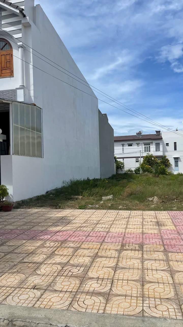 Đất nền đường Nguyễn Chích, Phường Mỹ Bình, 99m² giá 3.5 tỷ - Cơ hội đầu tư hấp dẫn!