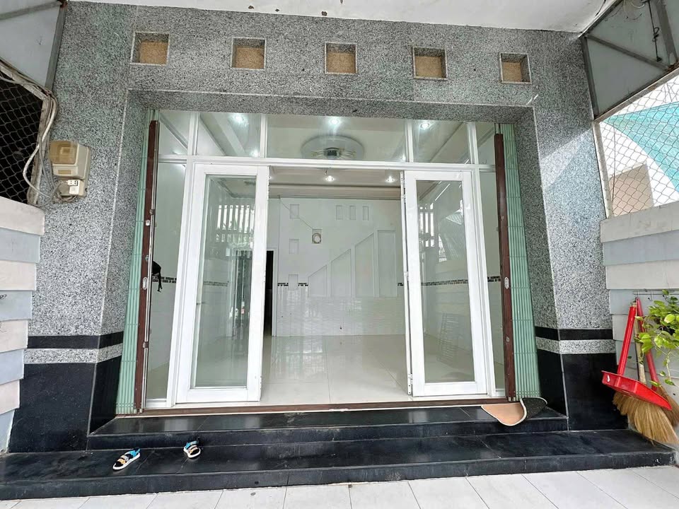Nhà cho thuê tại Rạch Giá, 100m² giá 5,5 triệu - Sẵn sàng vào ở ngay!