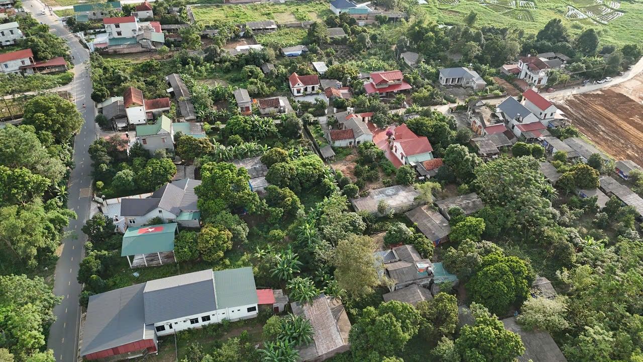 Đất nền Bất Bạt, Ba Vì 100m² giá chỉ 700 triệu - Dân cư đông đúc, đường bê tông rộng rãi!