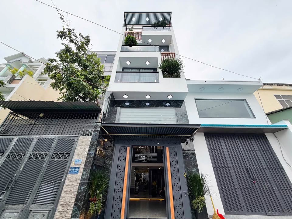 Nhà phố cao cấp Quang Trung Gò Vấp 80m² giá 14.5 tỷ - Thang máy sang trọng, ô tô vào tận nhà!