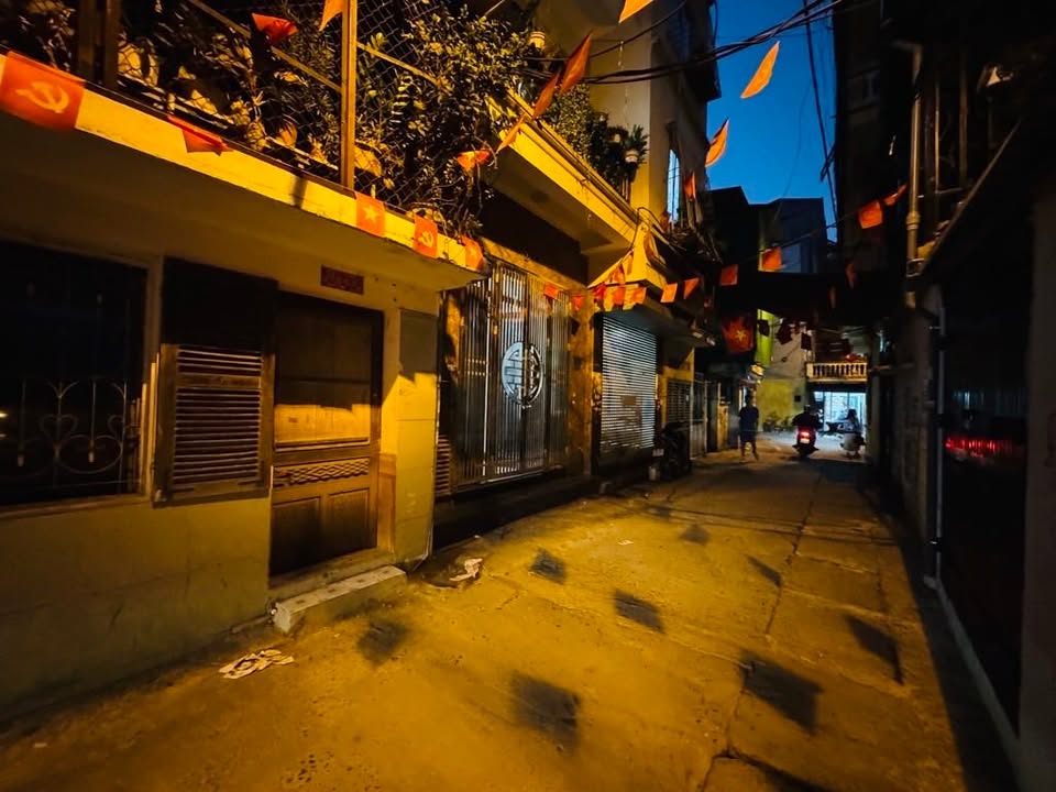 Căn hộ tầng 1 Tân Mai 34m² giá 2.7 tỷ - Ô tô đỗ cửa, gần trường học!