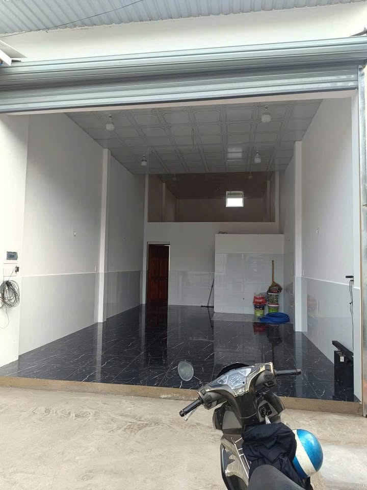 Nhà mặt tiền Lại Hùng Cường, Bình Chánh 120m² giá 7.7 tỷ - Gác lửng mới xây!