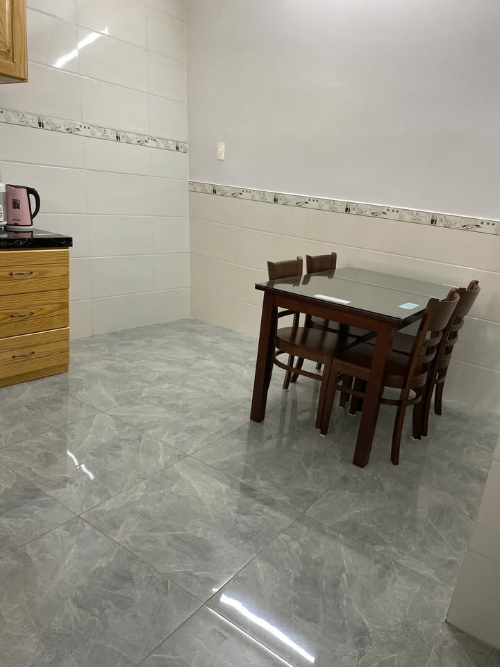 Căn hộ cho thuê Đà Lạt 80m² giá 7 triệu - Tiện nghi đầy đủ, xe ô tô đậu trước nhà!