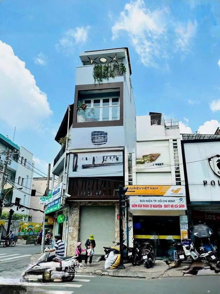 Nhà mặt tiền Lê Văn Sỹ, Phú Nhuận 40m² giá 32 triệu - Kinh doanh sầm uất!