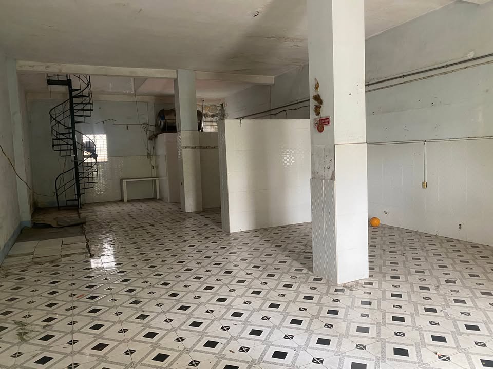 Cho thuê nhà mặt tiền đường Khổng Tử, Q9 - 130m², giá chỉ 13 triệu/tháng