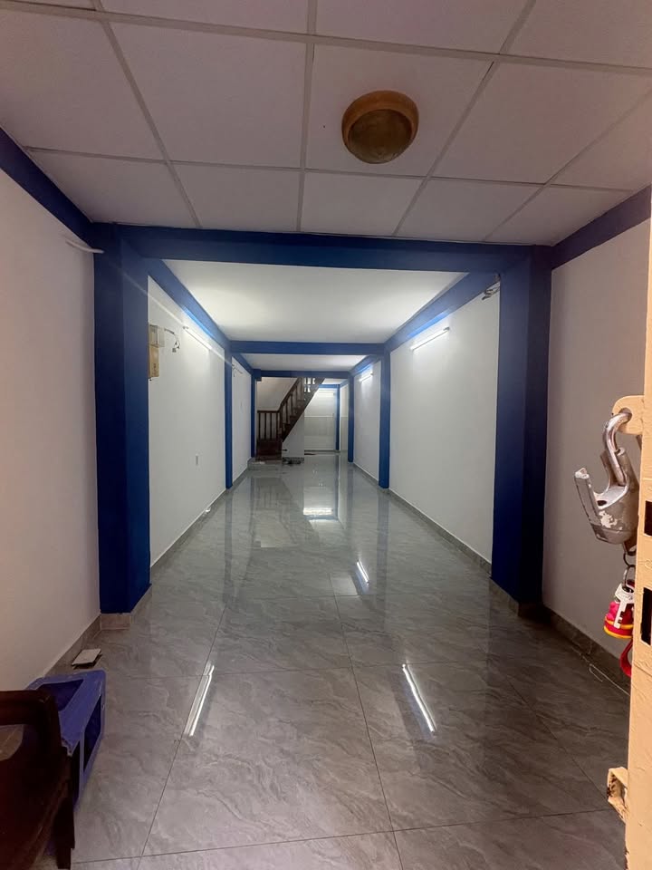 Nhà hẻm kinh doanh Trần Hưng Đạo Q1 49m² giá 15 triệu - Phù hợp cho nhiều loại hình dịch vụ!