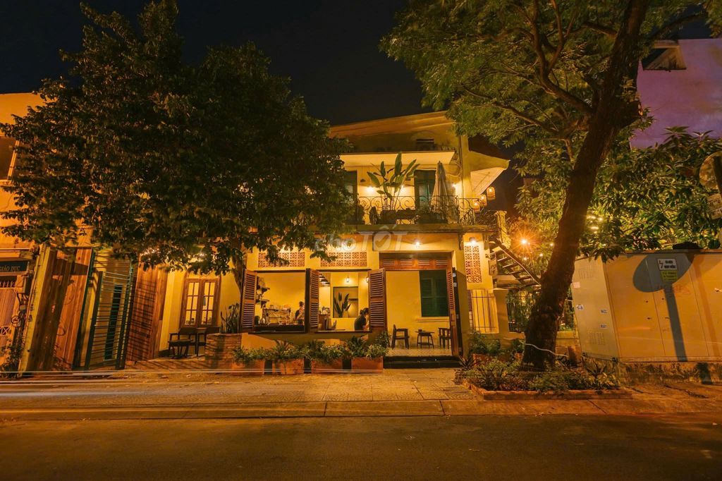 Cho thuê nhà góc 2 mặt tiền Trần Doãn Khanh - Nguyễn Thành Ý, Quận 1 - Vị trí đắc địa cho kinh doanh