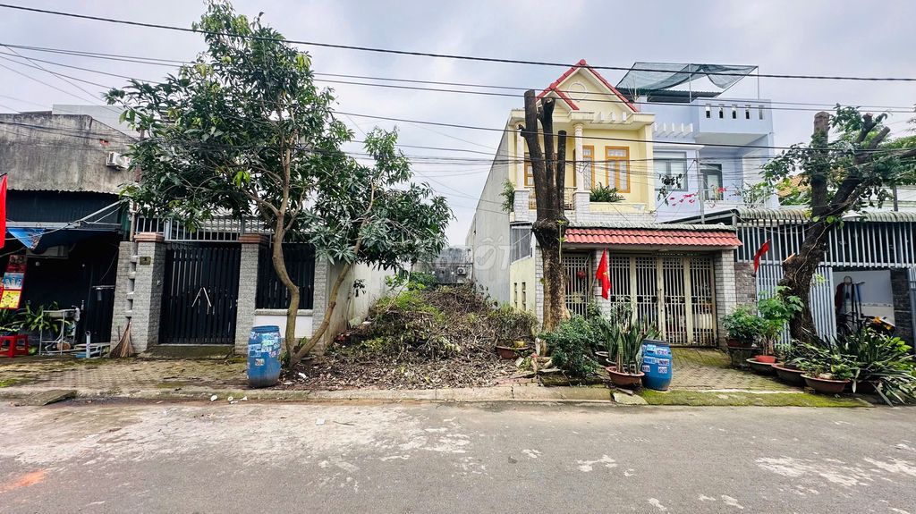 Đất chính chủ gần hội trường Đông Hòa, Dĩ An 100m² giá 4.3 tỷ - Đầu tư sinh lời!