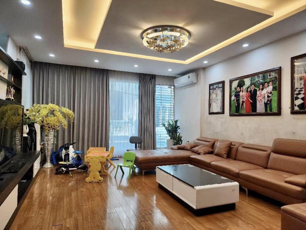 Bán nhà mặt phố Lý Nam Đế, Hoàn Kiếm 50m² giá 35 tỷ - Vị trí đắc địa, 3 mặt thoáng!