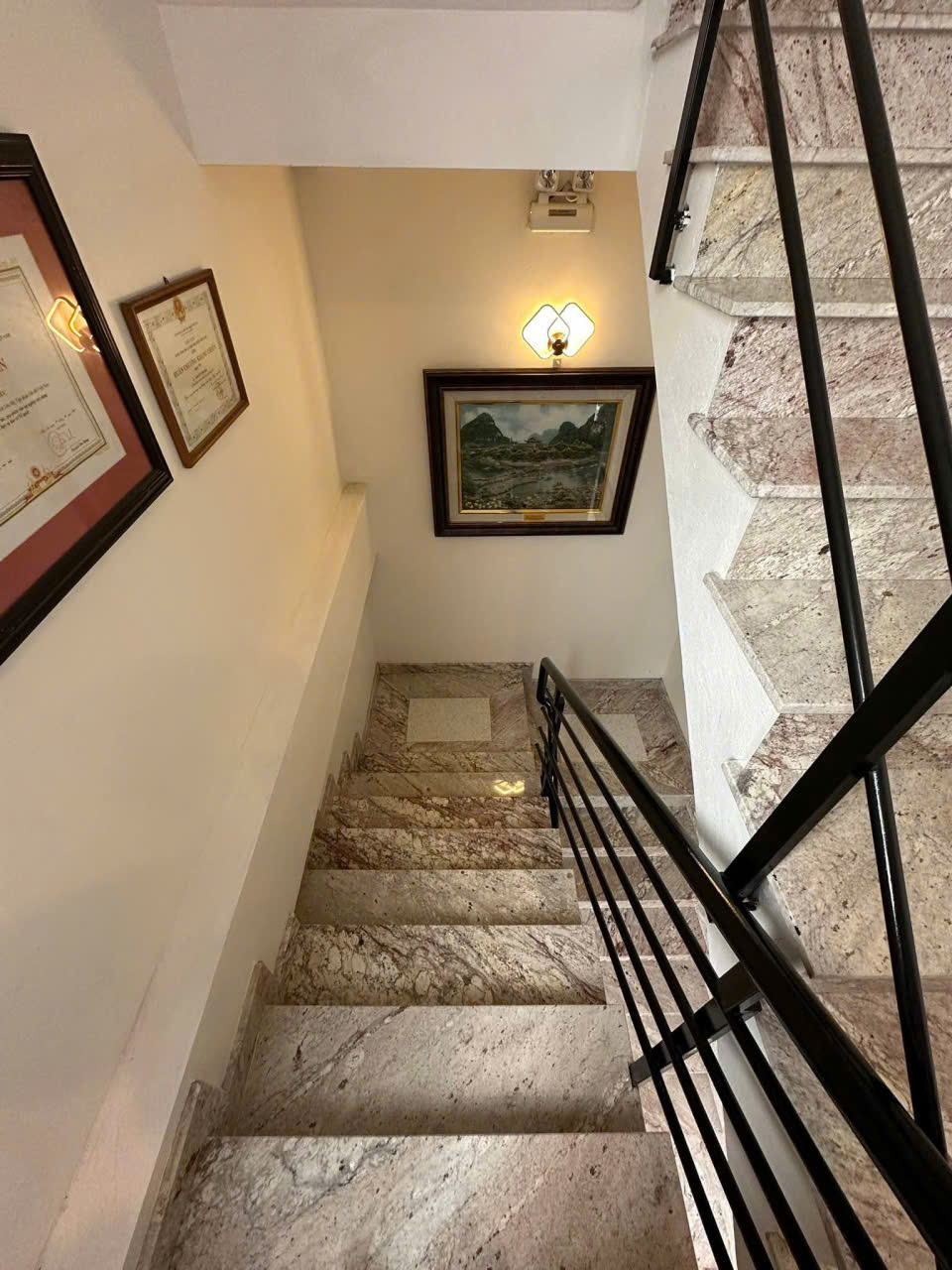 Bán tòa building phố Lê Đức Thọ 160m² giá 69 tỷ - Nội thất sang trọng, sổ đỏ chính chủ!