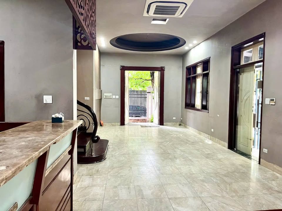 Nhà cho thuê đường Nguyễn Chánh, quận Cầu Giấy 120m² - Thiết kế hiện đại, giá tốt!