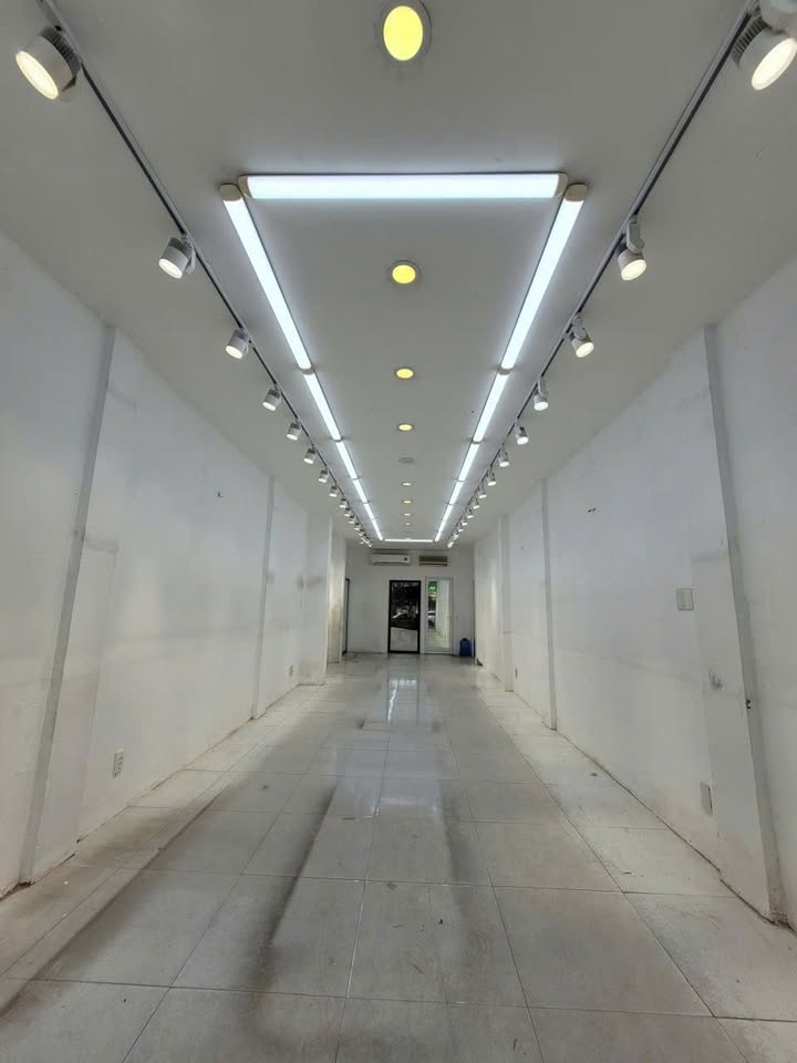 Cho thuê nhà mặt đường Chùa Bộc, Đống Đa 50m² giá 80 triệu - Vị trí kinh doanh đắc địa!