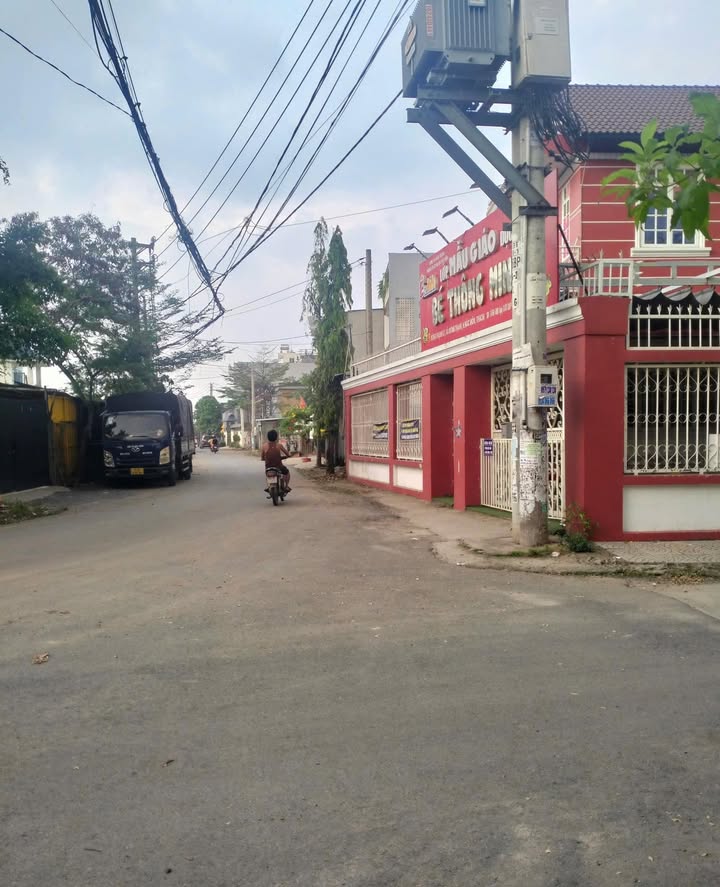 Lô đất thổ cư mặt tiền Đông Thạnh 8-1, 140m² giá 4.45 tỷ - Vị trí đẹp, giá tốt!